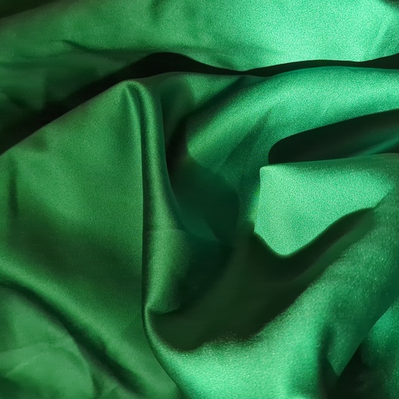 ASOS Collective the Label exclusive plunge structured puffball mini dress - Picture 9 of 12